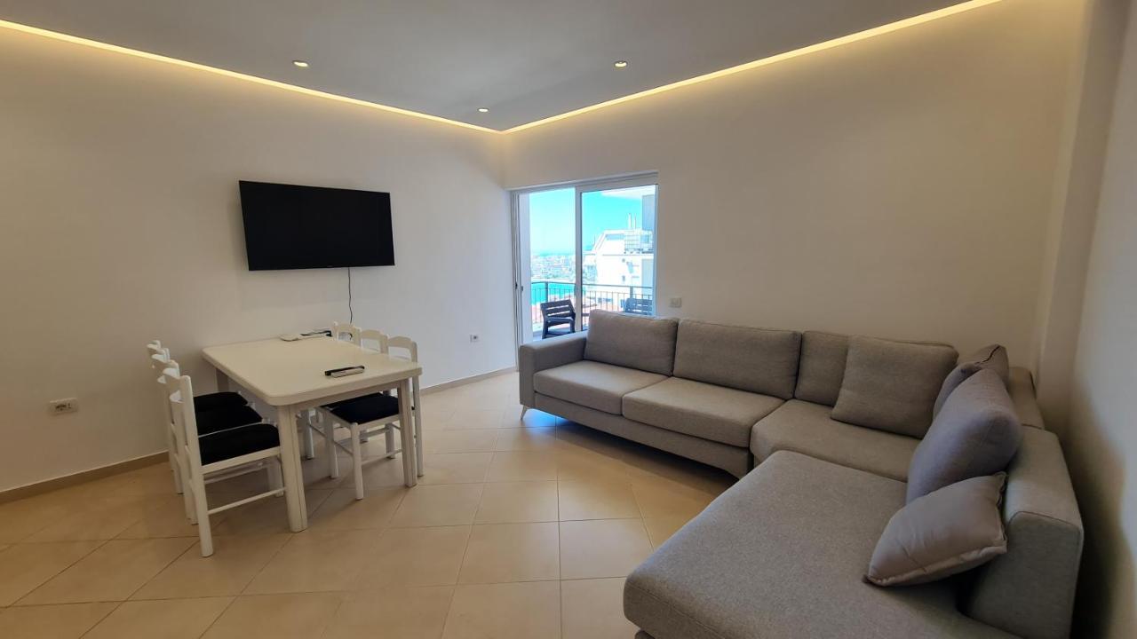 Sea And City View Apartment Sarande Bagian luar foto