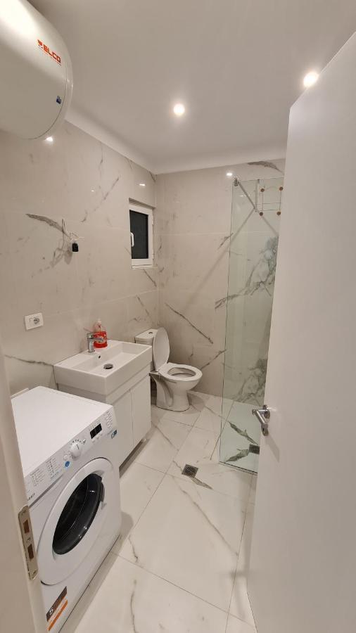 Sea And City View Apartment Sarande Bagian luar foto
