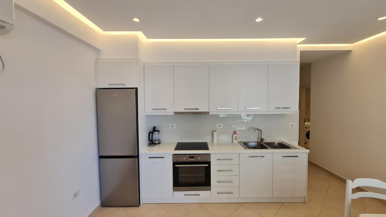 Sea And City View Apartment Sarande Bagian luar foto