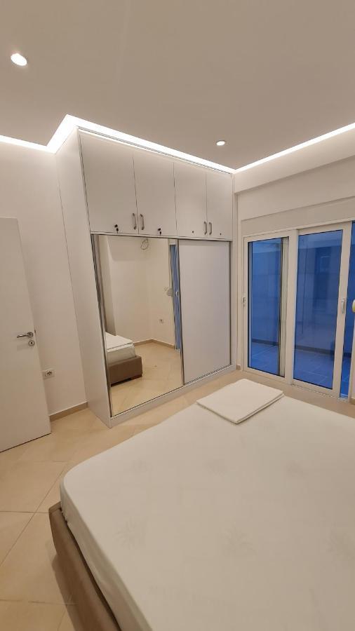 Sea And City View Apartment Sarande Bagian luar foto