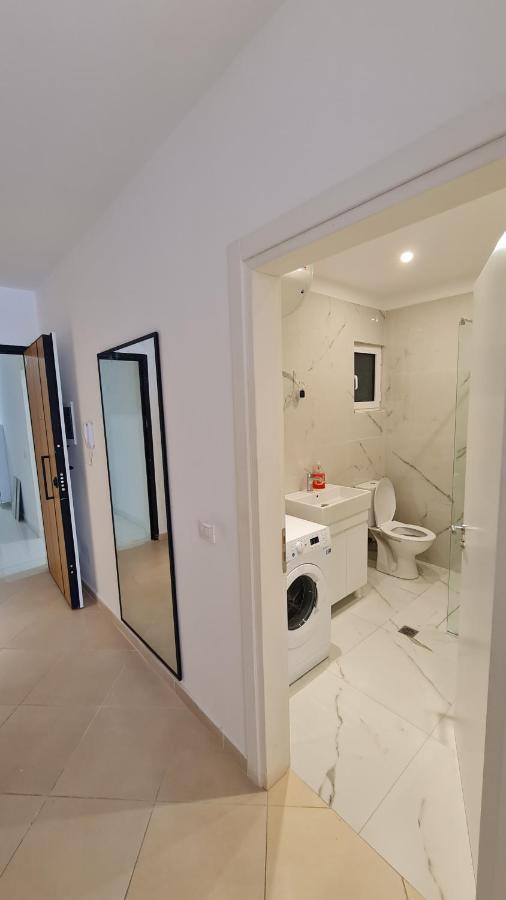 Sea And City View Apartment Sarande Bagian luar foto